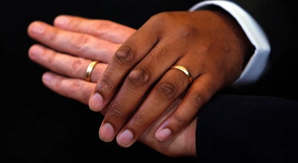 Cuba legaliza casamento entre pessoas do mesmo sexo em referendo histórico